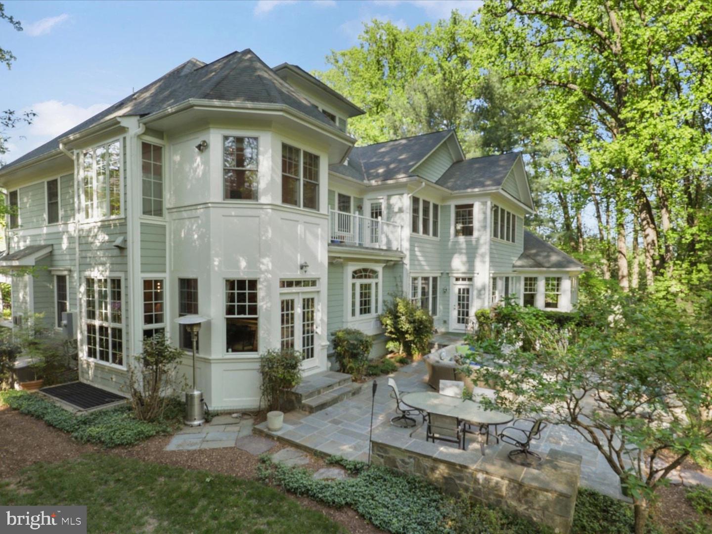 1889 VIRGINIA AVE, MCLEAN, Virginia 22101, 6 Bedrooms Bedrooms, 15 Rooms Rooms,7 BathroomsBathrooms,Residential,For sale,1889 VIRGINIA AVE,VAFX2290900 MLS # VAFX2290900
