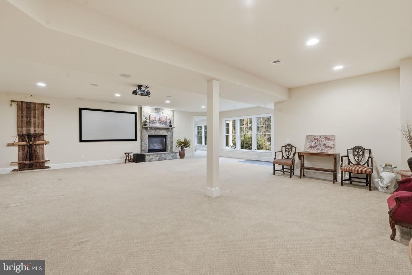 1889 VIRGINIA AVE, MCLEAN, Virginia 22101, 6 Bedrooms Bedrooms, 15 Rooms Rooms,7 BathroomsBathrooms,Residential,For sale,1889 VIRGINIA AVE,VAFX2290900 MLS # VAFX2290900