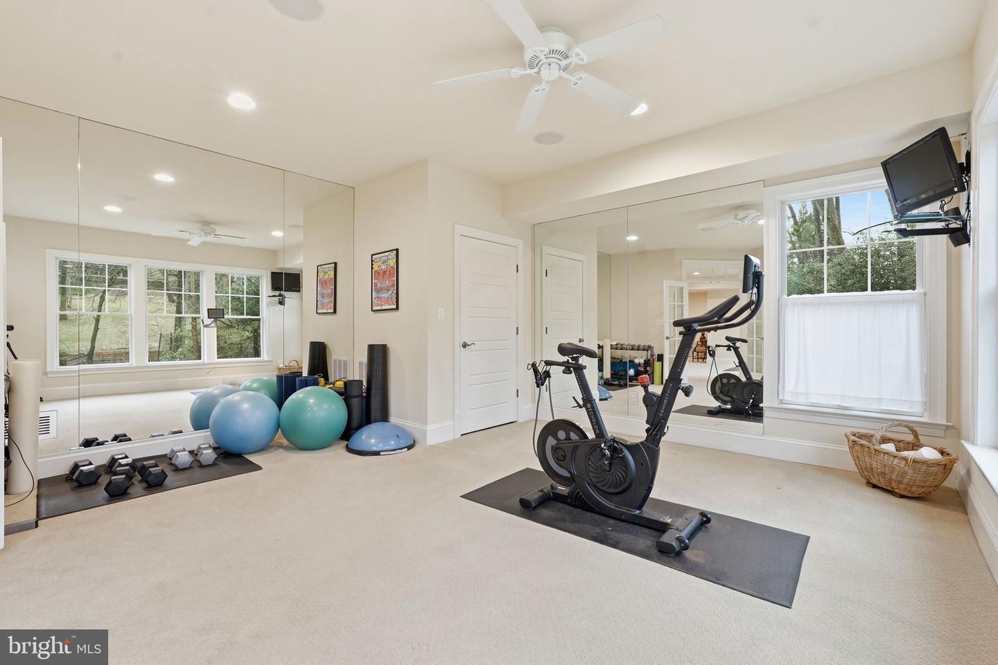 1889 VIRGINIA AVE, MCLEAN, Virginia 22101, 6 Bedrooms Bedrooms, 15 Rooms Rooms,7 BathroomsBathrooms,Residential,For sale,1889 VIRGINIA AVE,VAFX2290900 MLS # VAFX2290900