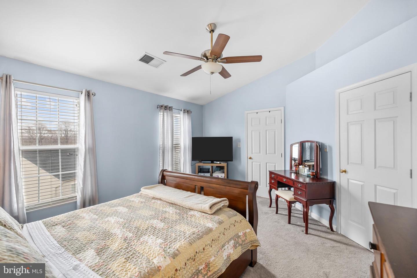 2576 GRAYTON LN, WOODBRIDGE, Virginia 22191, 3 Bedrooms Bedrooms, ,3 BathroomsBathrooms,Residential,For sale,2576 GRAYTON LN,VAPW2112442 MLS # VAPW2112442