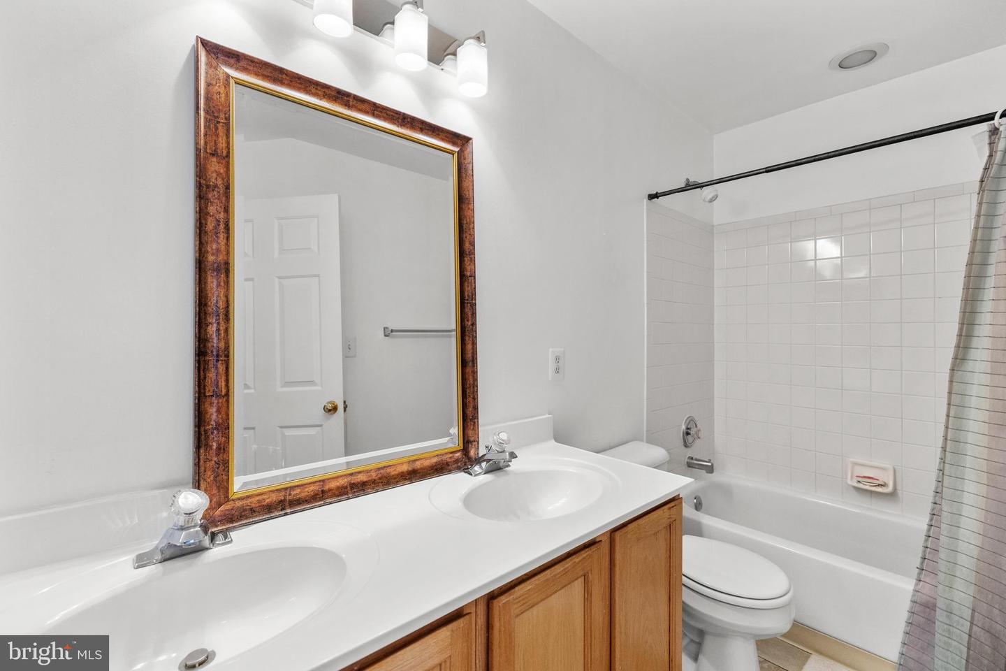 2576 GRAYTON LN, WOODBRIDGE, Virginia 22191, 3 Bedrooms Bedrooms, ,3 BathroomsBathrooms,Residential,For sale,2576 GRAYTON LN,VAPW2112442 MLS # VAPW2112442