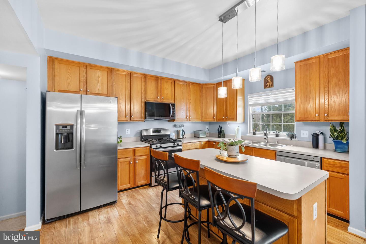 2576 GRAYTON LN, WOODBRIDGE, Virginia 22191, 3 Bedrooms Bedrooms, ,3 BathroomsBathrooms,Residential,For sale,2576 GRAYTON LN,VAPW2112442 MLS # VAPW2112442