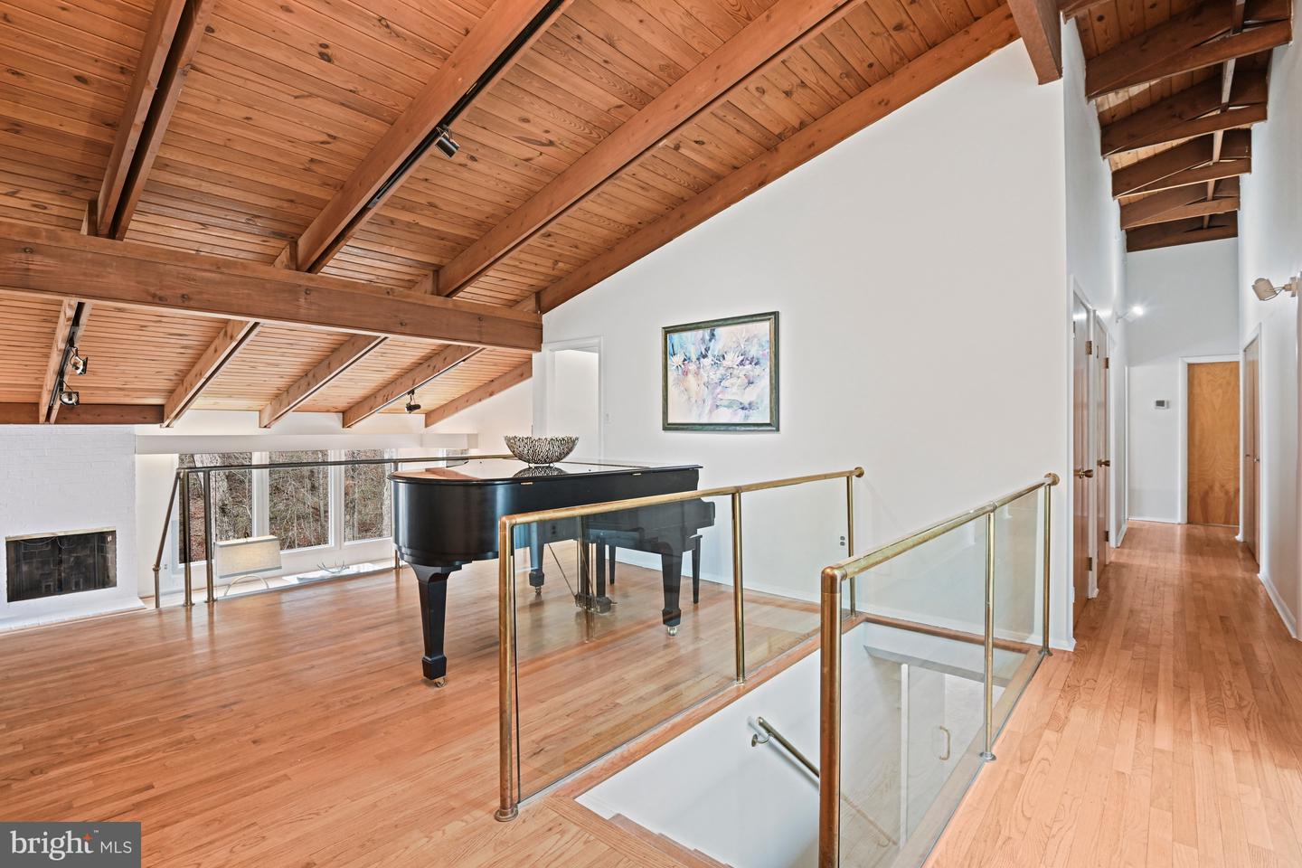 10611 ALLENWOOD LN, GREAT FALLS, Virginia 22066, 6 Bedrooms Bedrooms, ,4 BathroomsBathrooms,Residential,For sale,10611 ALLENWOOD LN,VAFX2291158 MLS # VAFX2291158