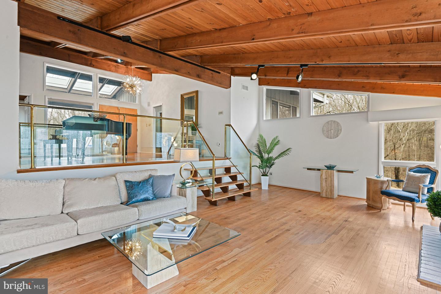 10611 ALLENWOOD LN, GREAT FALLS, Virginia 22066, 6 Bedrooms Bedrooms, ,4 BathroomsBathrooms,Residential,For sale,10611 ALLENWOOD LN,VAFX2291158 MLS # VAFX2291158