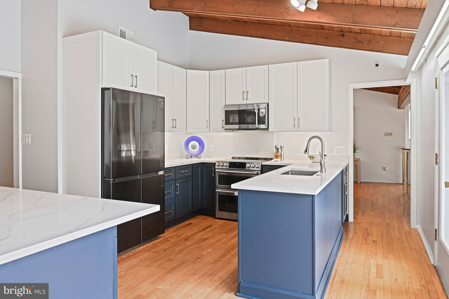 10611 ALLENWOOD LN, GREAT FALLS, Virginia 22066, 6 Bedrooms Bedrooms, ,4 BathroomsBathrooms,Residential,For sale,10611 ALLENWOOD LN,VAFX2291158 MLS # VAFX2291158