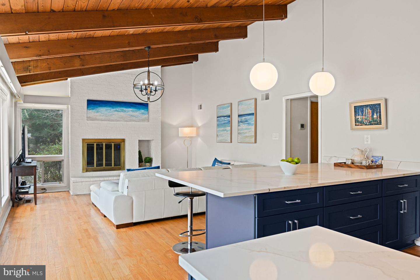 10611 ALLENWOOD LN, GREAT FALLS, Virginia 22066, 6 Bedrooms Bedrooms, ,4 BathroomsBathrooms,Residential,For sale,10611 ALLENWOOD LN,VAFX2291158 MLS # VAFX2291158