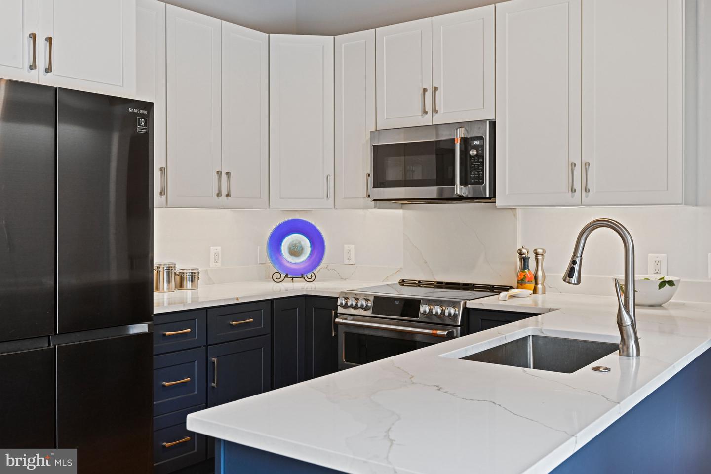 10611 ALLENWOOD LN, GREAT FALLS, Virginia 22066, 6 Bedrooms Bedrooms, ,4 BathroomsBathrooms,Residential,For sale,10611 ALLENWOOD LN,VAFX2291158 MLS # VAFX2291158