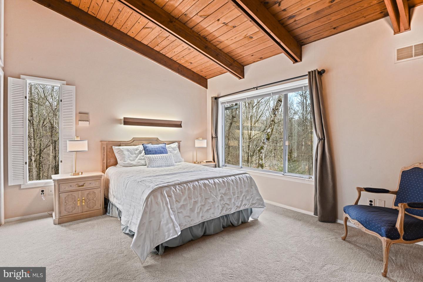 10611 ALLENWOOD LN, GREAT FALLS, Virginia 22066, 6 Bedrooms Bedrooms, ,4 BathroomsBathrooms,Residential,For sale,10611 ALLENWOOD LN,VAFX2291158 MLS # VAFX2291158