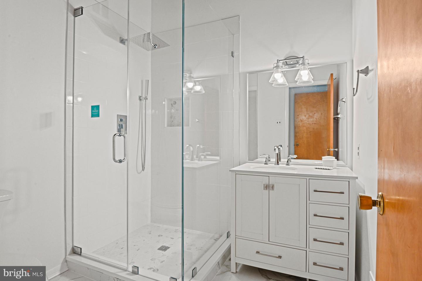 10611 ALLENWOOD LN, GREAT FALLS, Virginia 22066, 6 Bedrooms Bedrooms, ,4 BathroomsBathrooms,Residential,For sale,10611 ALLENWOOD LN,VAFX2291158 MLS # VAFX2291158