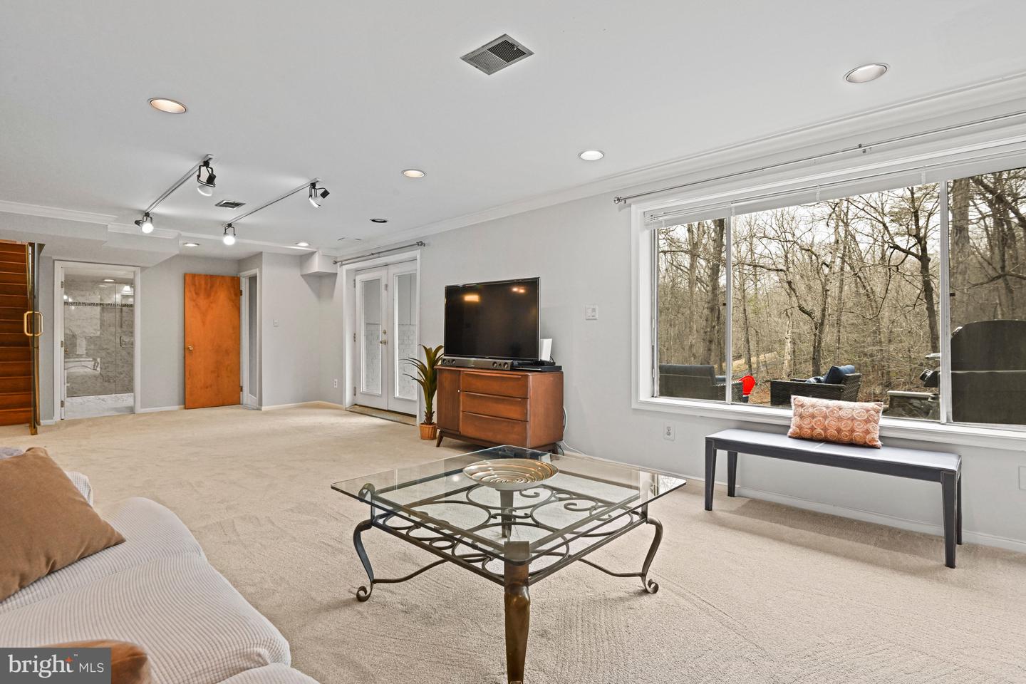 10611 ALLENWOOD LN, GREAT FALLS, Virginia 22066, 6 Bedrooms Bedrooms, ,4 BathroomsBathrooms,Residential,For sale,10611 ALLENWOOD LN,VAFX2291158 MLS # VAFX2291158