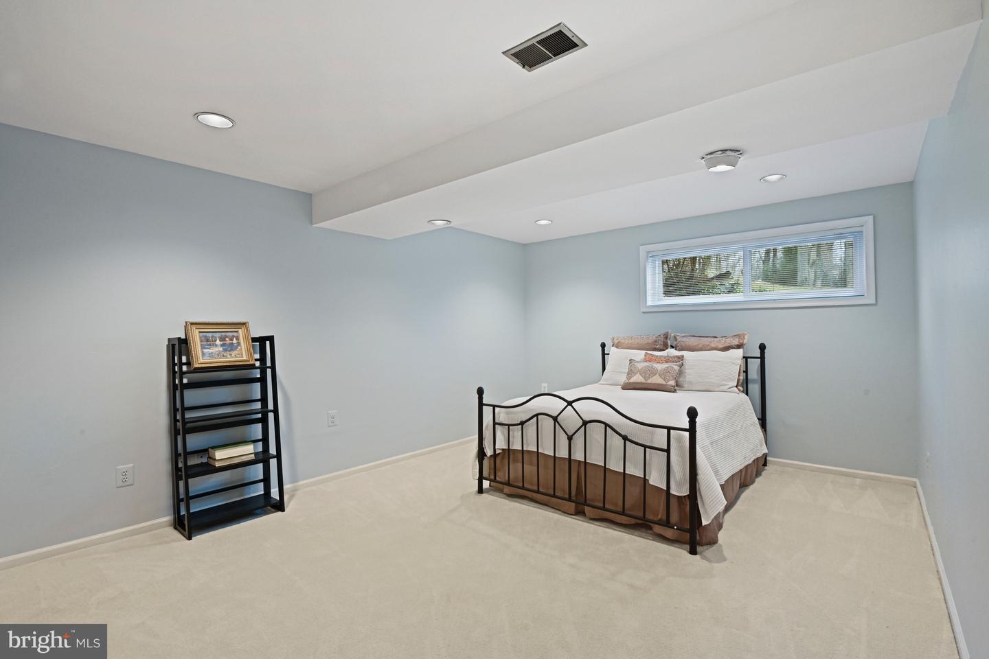 10611 ALLENWOOD LN, GREAT FALLS, Virginia 22066, 6 Bedrooms Bedrooms, ,4 BathroomsBathrooms,Residential,For sale,10611 ALLENWOOD LN,VAFX2291158 MLS # VAFX2291158