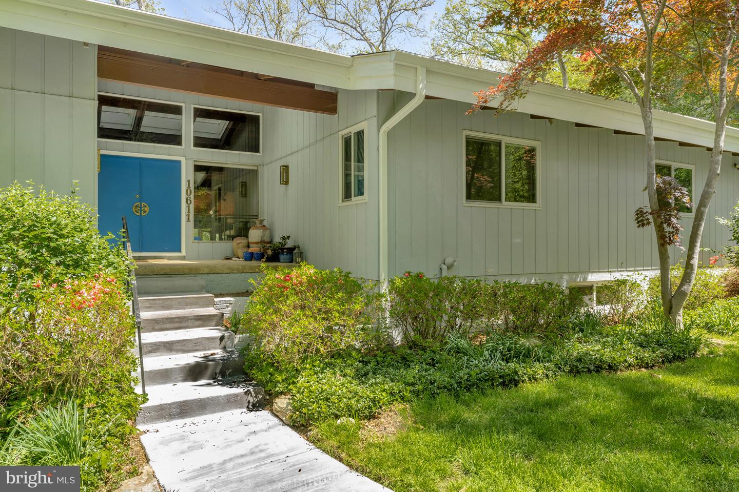 10611 ALLENWOOD LN, GREAT FALLS, Virginia 22066, 6 Bedrooms Bedrooms, ,4 BathroomsBathrooms,Residential,For sale,10611 ALLENWOOD LN,VAFX2291158 MLS # VAFX2291158