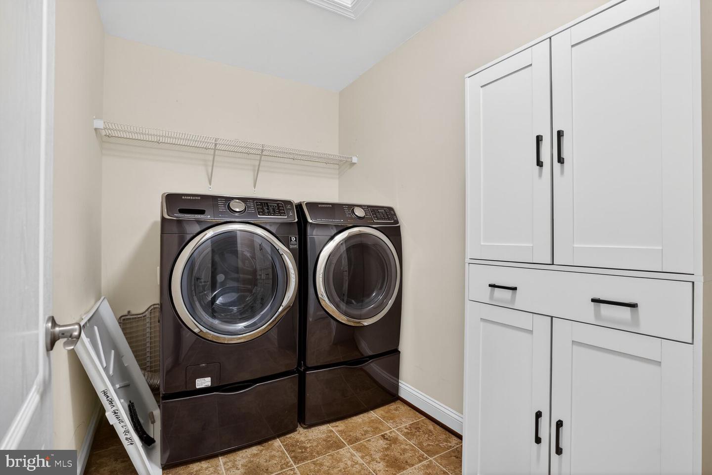 3711 CHIPPENDALE CIR, WOODBRIDGE, Virginia 22193, 3 Bedrooms Bedrooms, ,2 BathroomsBathrooms,Residential,For sale,3711 CHIPPENDALE CIR,VAPW2112554 MLS # VAPW2112554