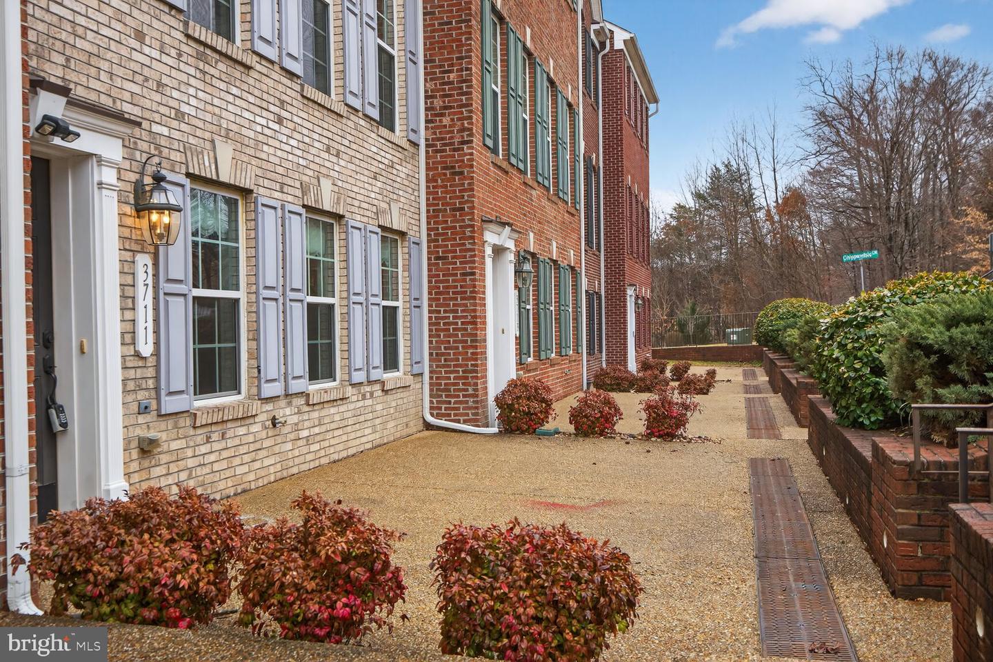 3711 CHIPPENDALE CIR, WOODBRIDGE, Virginia 22193, 3 Bedrooms Bedrooms, ,2 BathroomsBathrooms,Residential,For sale,3711 CHIPPENDALE CIR,VAPW2112554 MLS # VAPW2112554