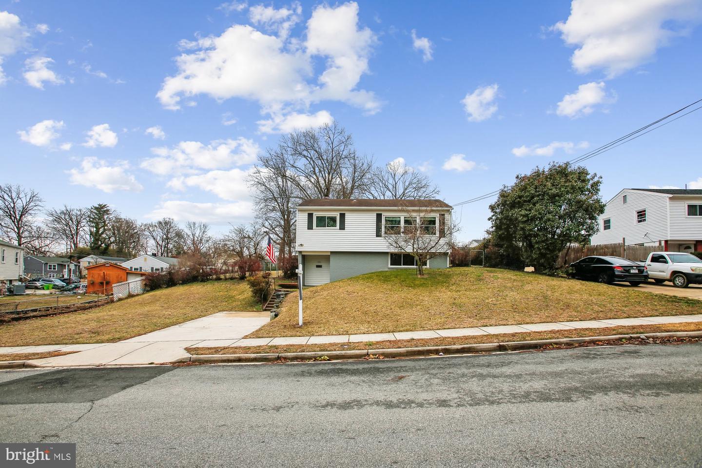 1521 INDIANA AVE, WOODBRIDGE, Virginia 22191, 4 Bedrooms Bedrooms, ,1 BathroomBathrooms,Residential,For sale,1521 INDIANA AVE,VAPW2112640 MLS # VAPW2112640