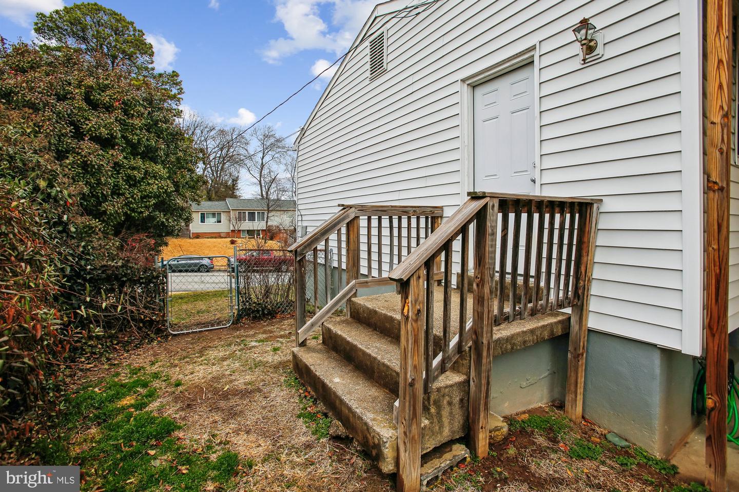 1521 INDIANA AVE, WOODBRIDGE, Virginia 22191, 4 Bedrooms Bedrooms, ,1 BathroomBathrooms,Residential,For sale,1521 INDIANA AVE,VAPW2112640 MLS # VAPW2112640