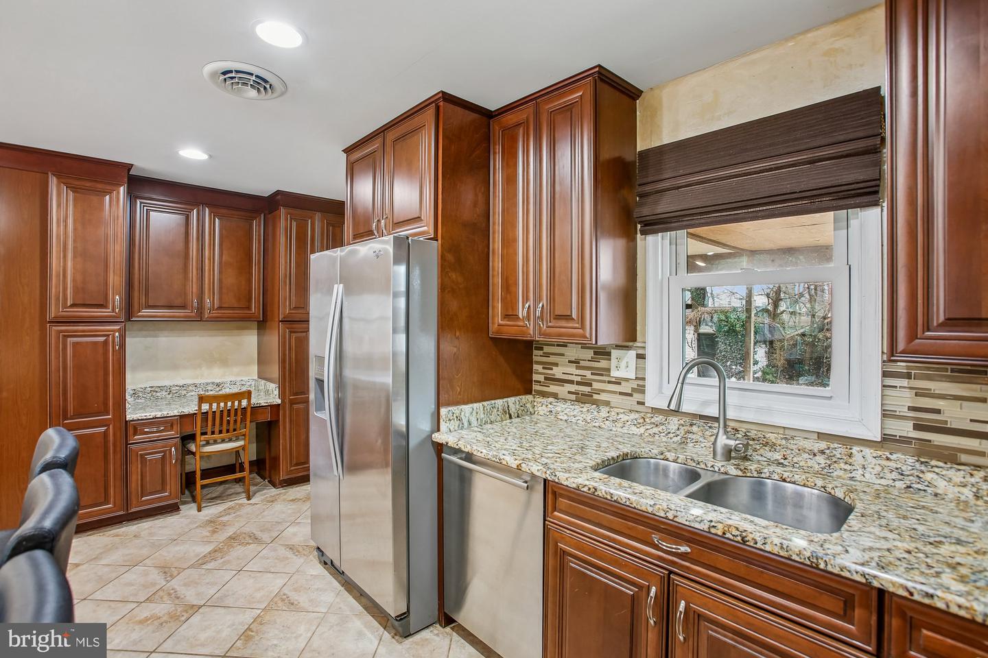 1521 INDIANA AVE, WOODBRIDGE, Virginia 22191, 4 Bedrooms Bedrooms, ,1 BathroomBathrooms,Residential,For sale,1521 INDIANA AVE,VAPW2112640 MLS # VAPW2112640