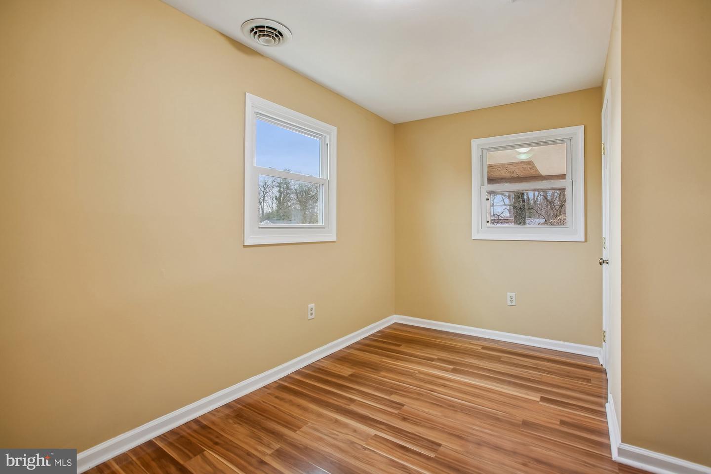 1521 INDIANA AVE, WOODBRIDGE, Virginia 22191, 4 Bedrooms Bedrooms, ,1 BathroomBathrooms,Residential,For sale,1521 INDIANA AVE,VAPW2112640 MLS # VAPW2112640