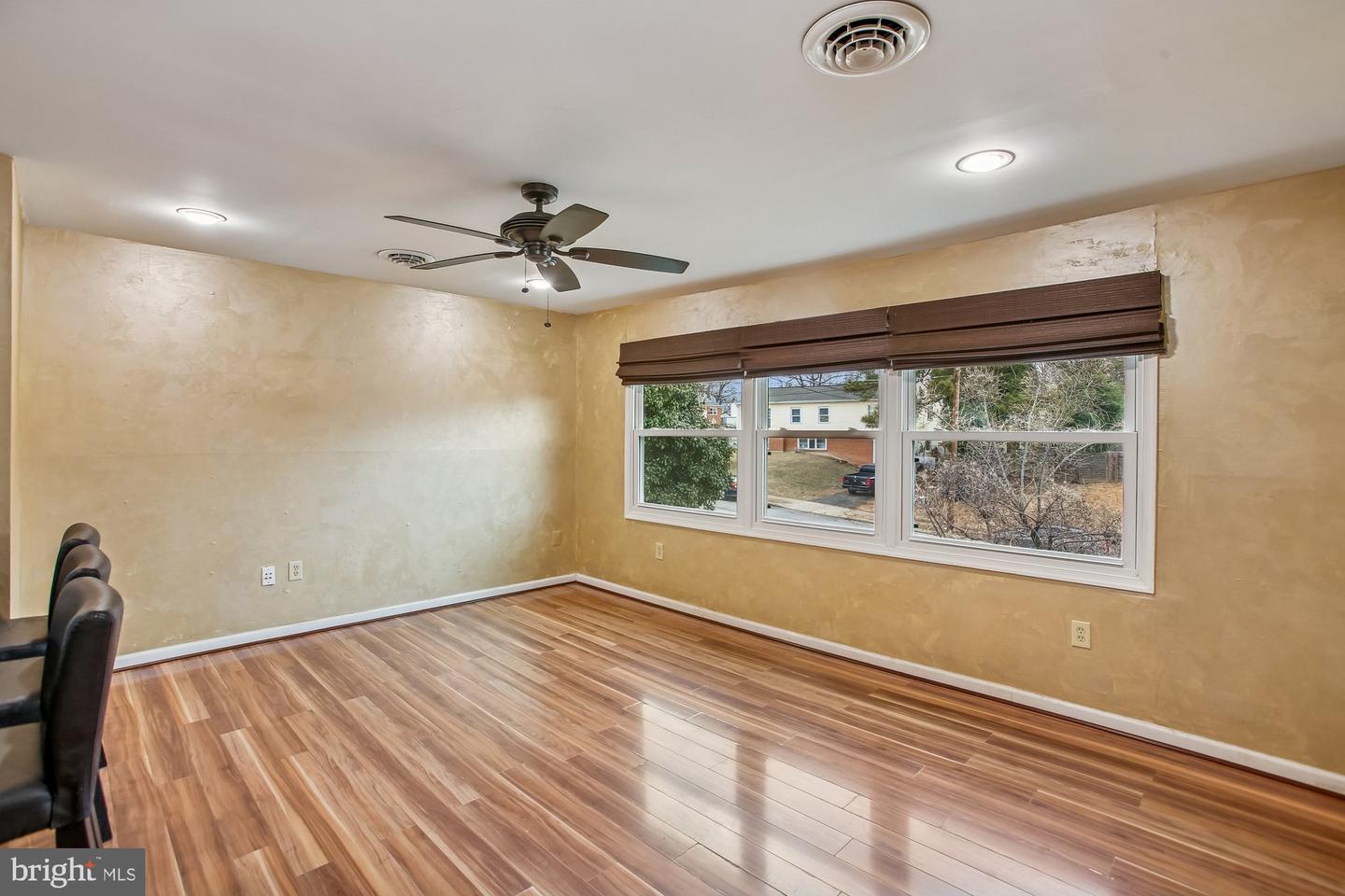 1521 INDIANA AVE, WOODBRIDGE, Virginia 22191, 4 Bedrooms Bedrooms, ,1 BathroomBathrooms,Residential,For sale,1521 INDIANA AVE,VAPW2112640 MLS # VAPW2112640