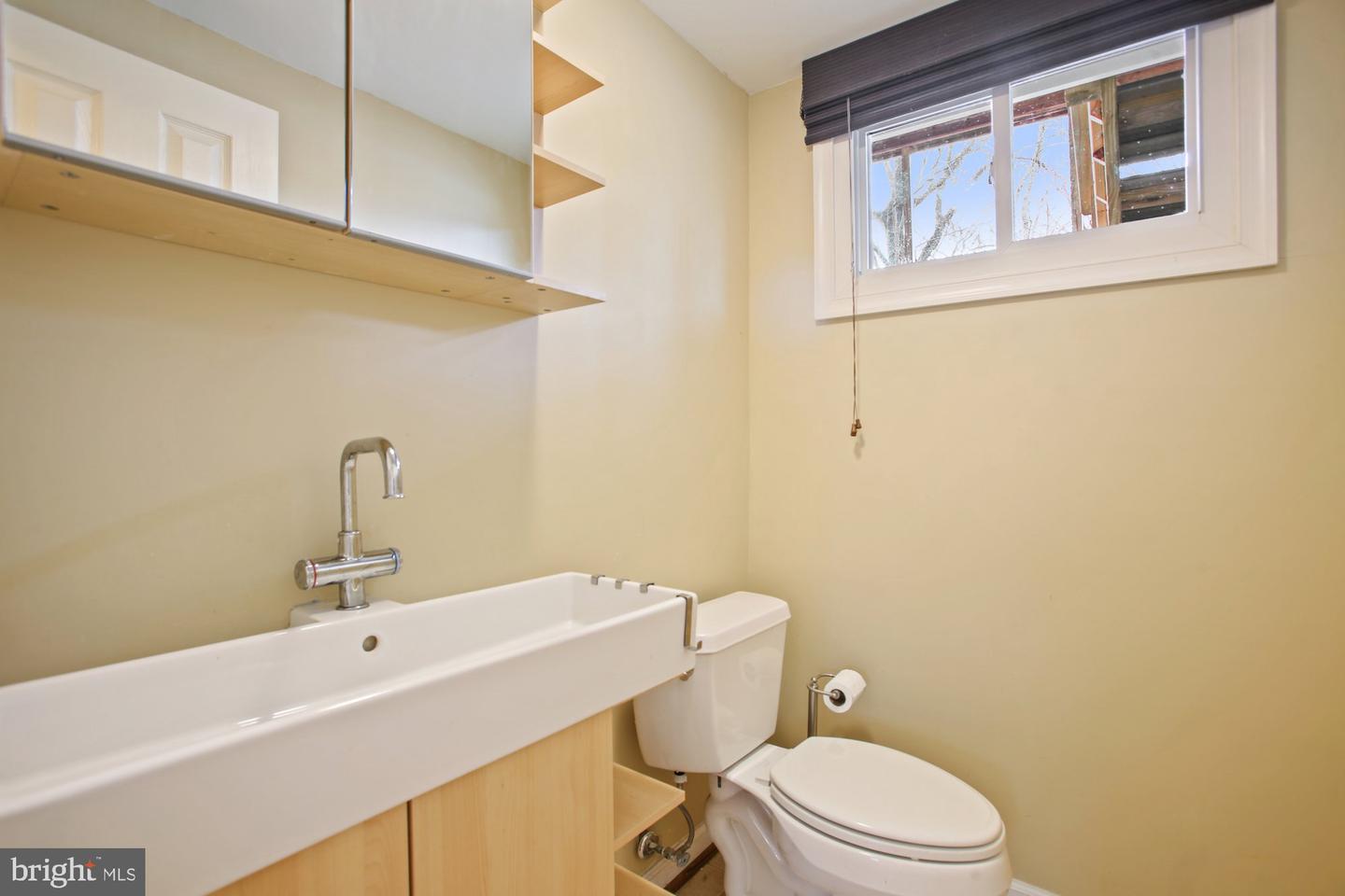 1521 INDIANA AVE, WOODBRIDGE, Virginia 22191, 4 Bedrooms Bedrooms, ,1 BathroomBathrooms,Residential,For sale,1521 INDIANA AVE,VAPW2112640 MLS # VAPW2112640