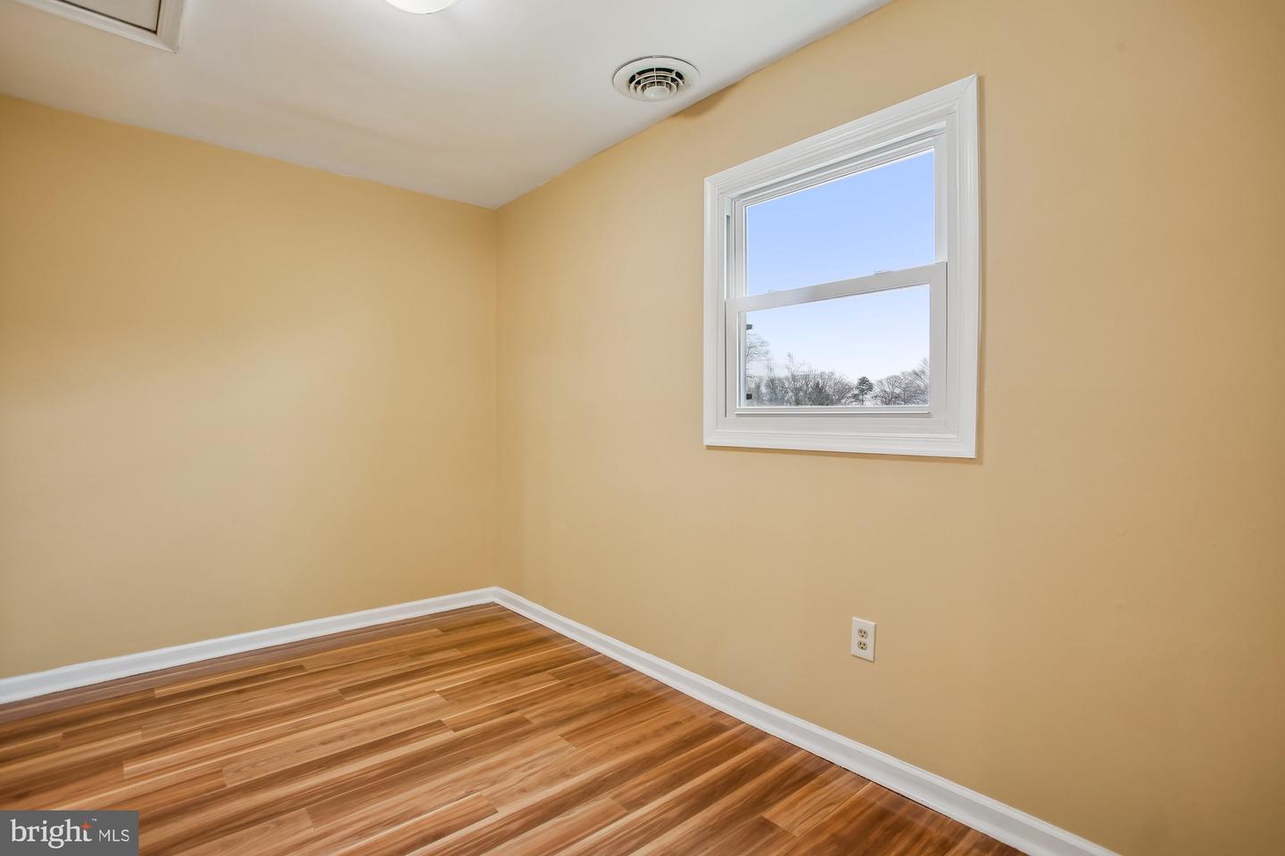 1521 INDIANA AVE, WOODBRIDGE, Virginia 22191, 4 Bedrooms Bedrooms, ,1 BathroomBathrooms,Residential,For sale,1521 INDIANA AVE,VAPW2112640 MLS # VAPW2112640