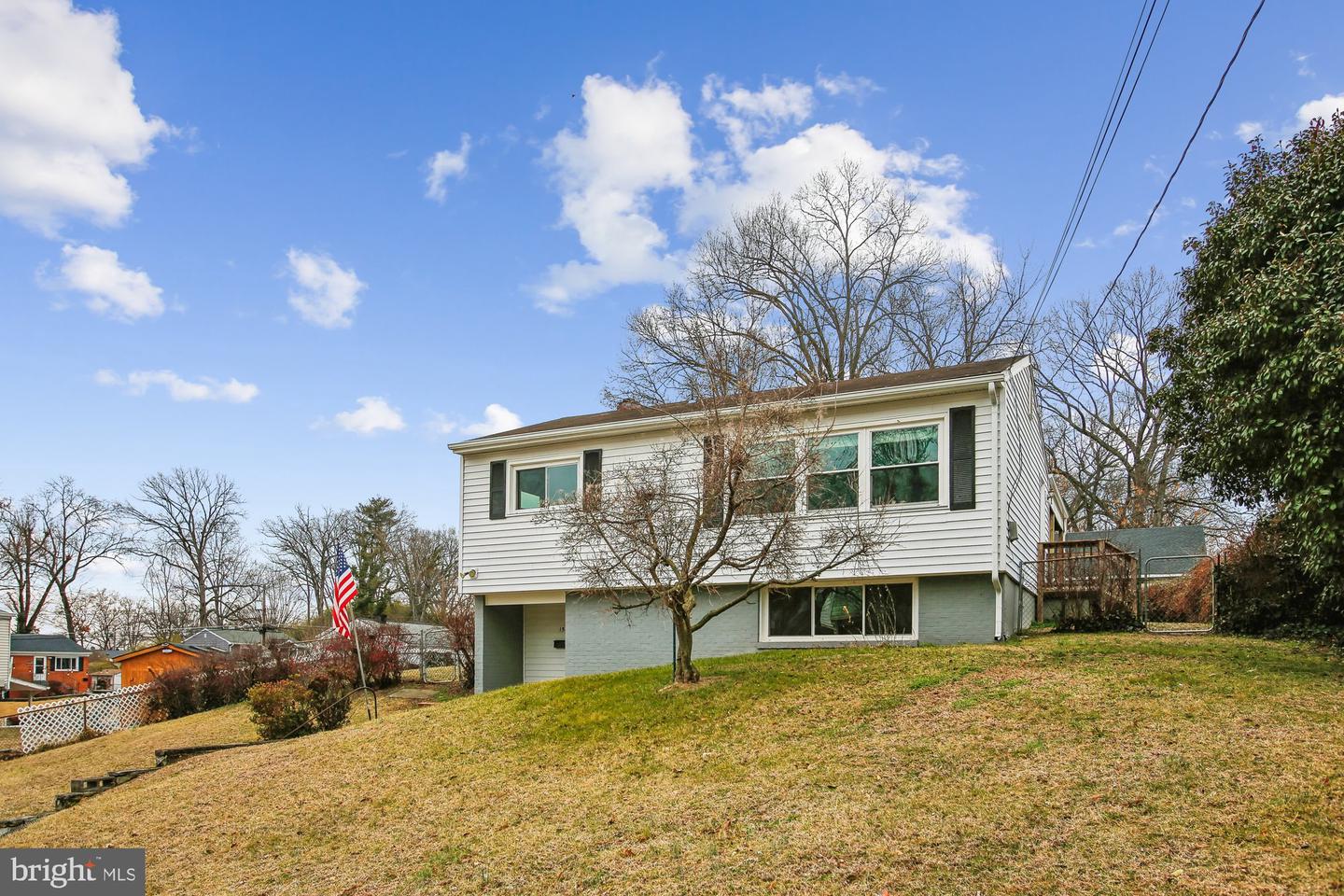 1521 INDIANA AVE, WOODBRIDGE, Virginia 22191, 4 Bedrooms Bedrooms, ,1 BathroomBathrooms,Residential,For sale,1521 INDIANA AVE,VAPW2112640 MLS # VAPW2112640