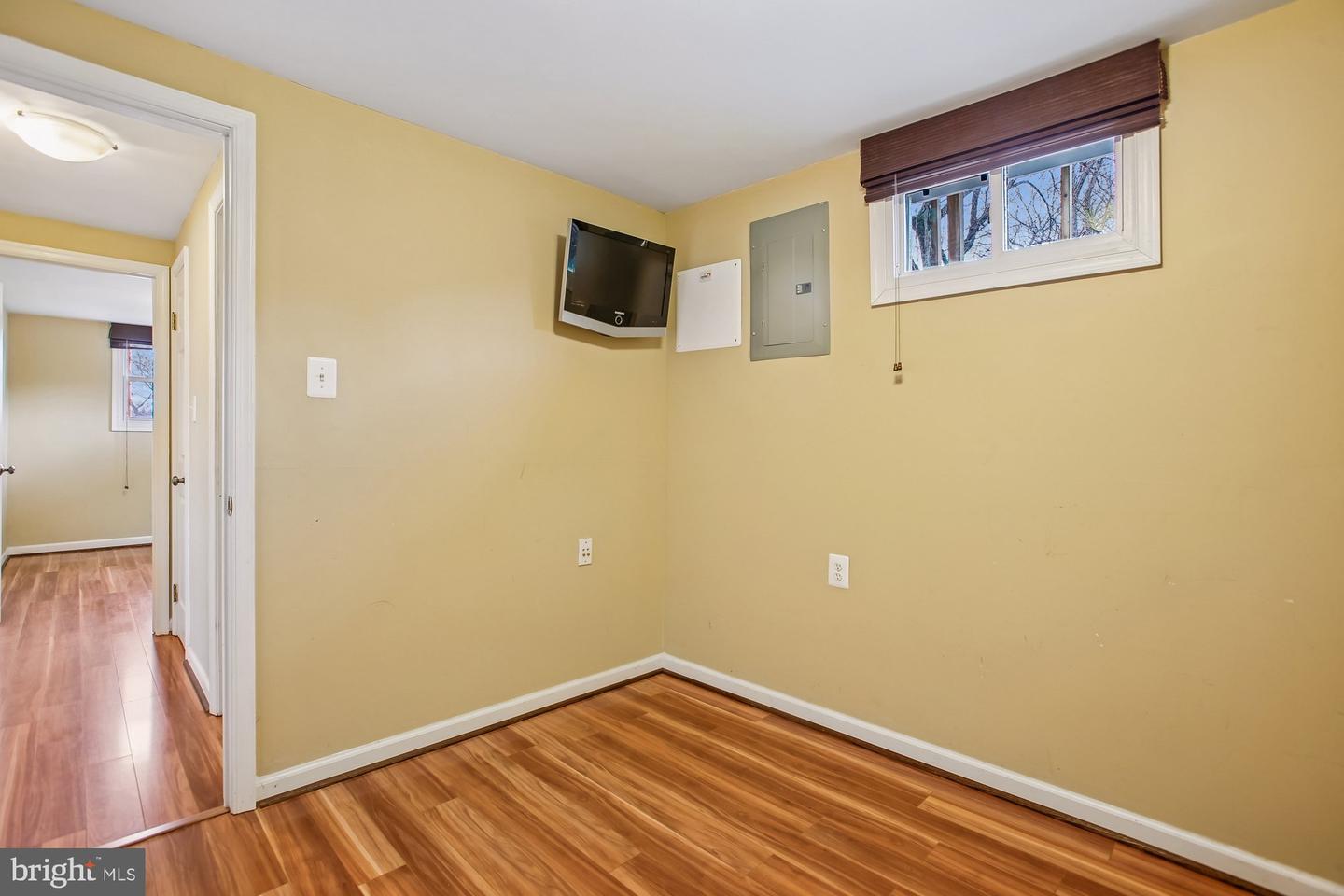 1521 INDIANA AVE, WOODBRIDGE, Virginia 22191, 4 Bedrooms Bedrooms, ,1 BathroomBathrooms,Residential,For sale,1521 INDIANA AVE,VAPW2112640 MLS # VAPW2112640