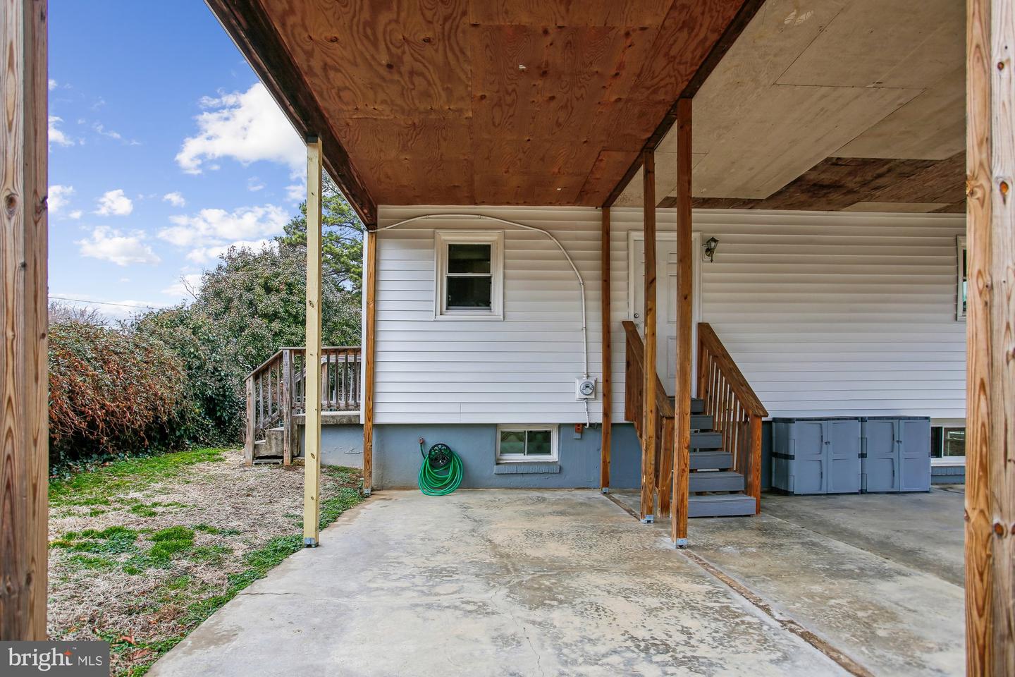 1521 INDIANA AVE, WOODBRIDGE, Virginia 22191, 4 Bedrooms Bedrooms, ,1 BathroomBathrooms,Residential,For sale,1521 INDIANA AVE,VAPW2112640 MLS # VAPW2112640