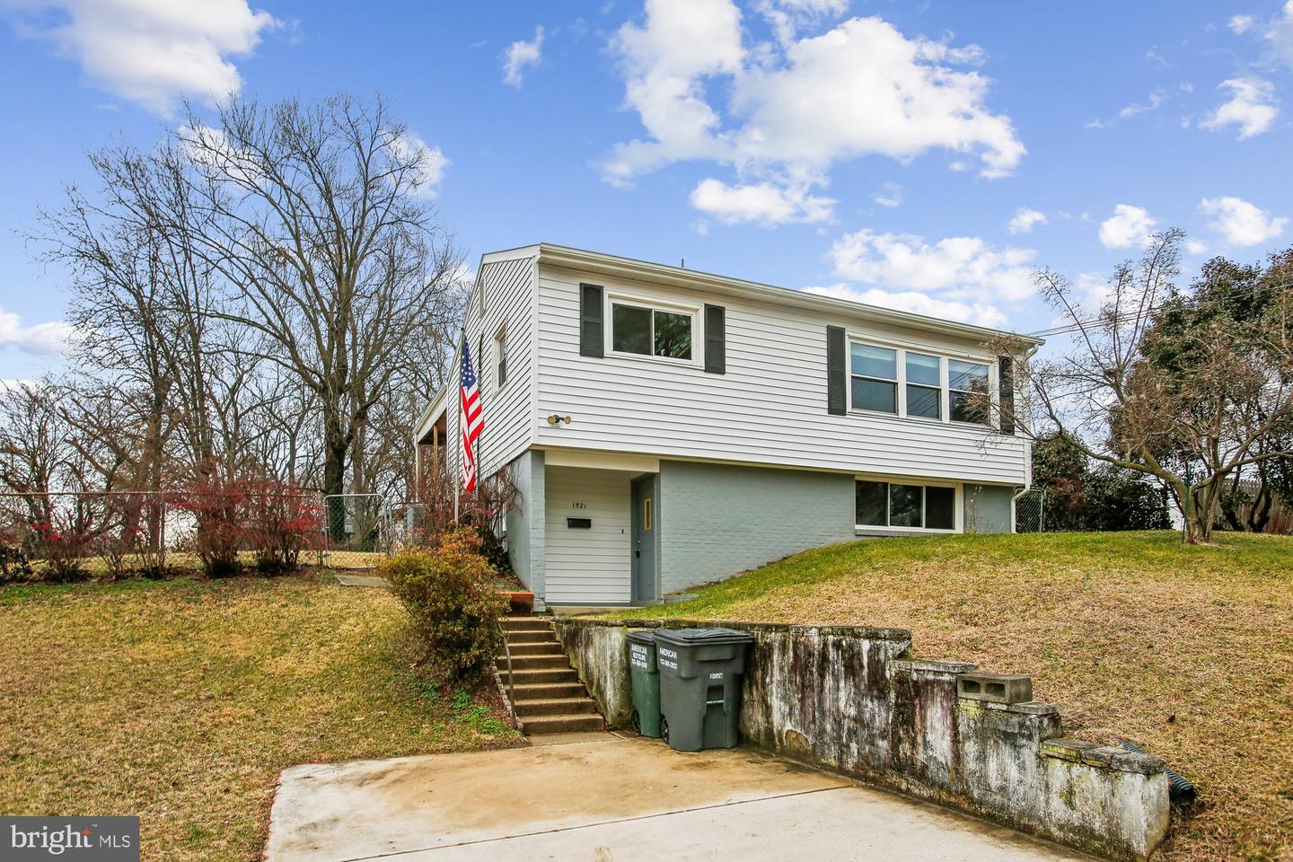 1521 INDIANA AVE, WOODBRIDGE, Virginia 22191, 4 Bedrooms Bedrooms, ,1 BathroomBathrooms,Residential,For sale,1521 INDIANA AVE,VAPW2112640 MLS # VAPW2112640