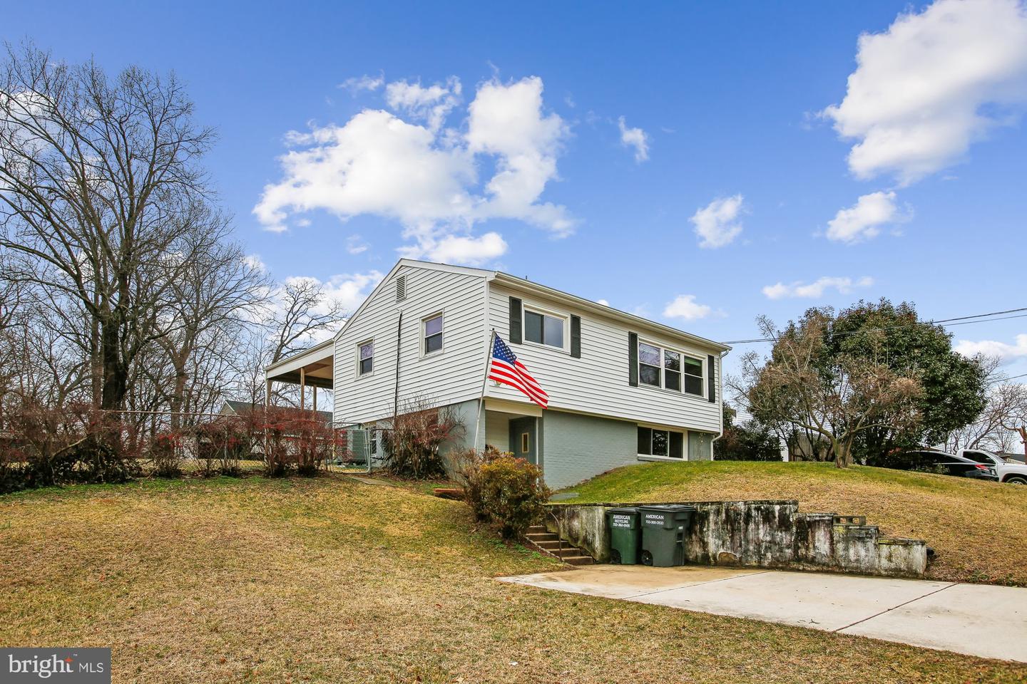 1521 INDIANA AVE, WOODBRIDGE, Virginia 22191, 4 Bedrooms Bedrooms, ,1 BathroomBathrooms,Residential,For sale,1521 INDIANA AVE,VAPW2112640 MLS # VAPW2112640