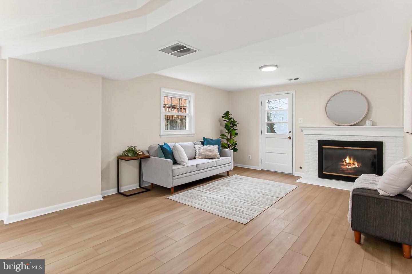 400 N MADISON ST, ARLINGTON, Virginia 22203, 4 Bedrooms Bedrooms, ,3 BathroomsBathrooms,Residential,For sale,400 N MADISON ST,VAAR2069010 MLS # VAAR2069010