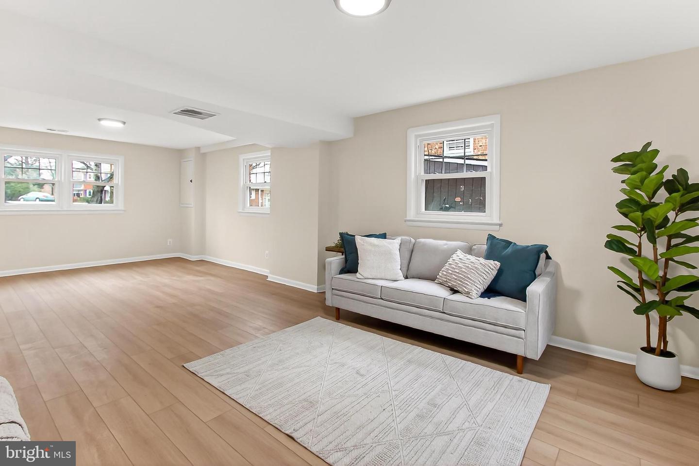 400 N MADISON ST, ARLINGTON, Virginia 22203, 4 Bedrooms Bedrooms, ,3 BathroomsBathrooms,Residential,For sale,400 N MADISON ST,VAAR2069010 MLS # VAAR2069010