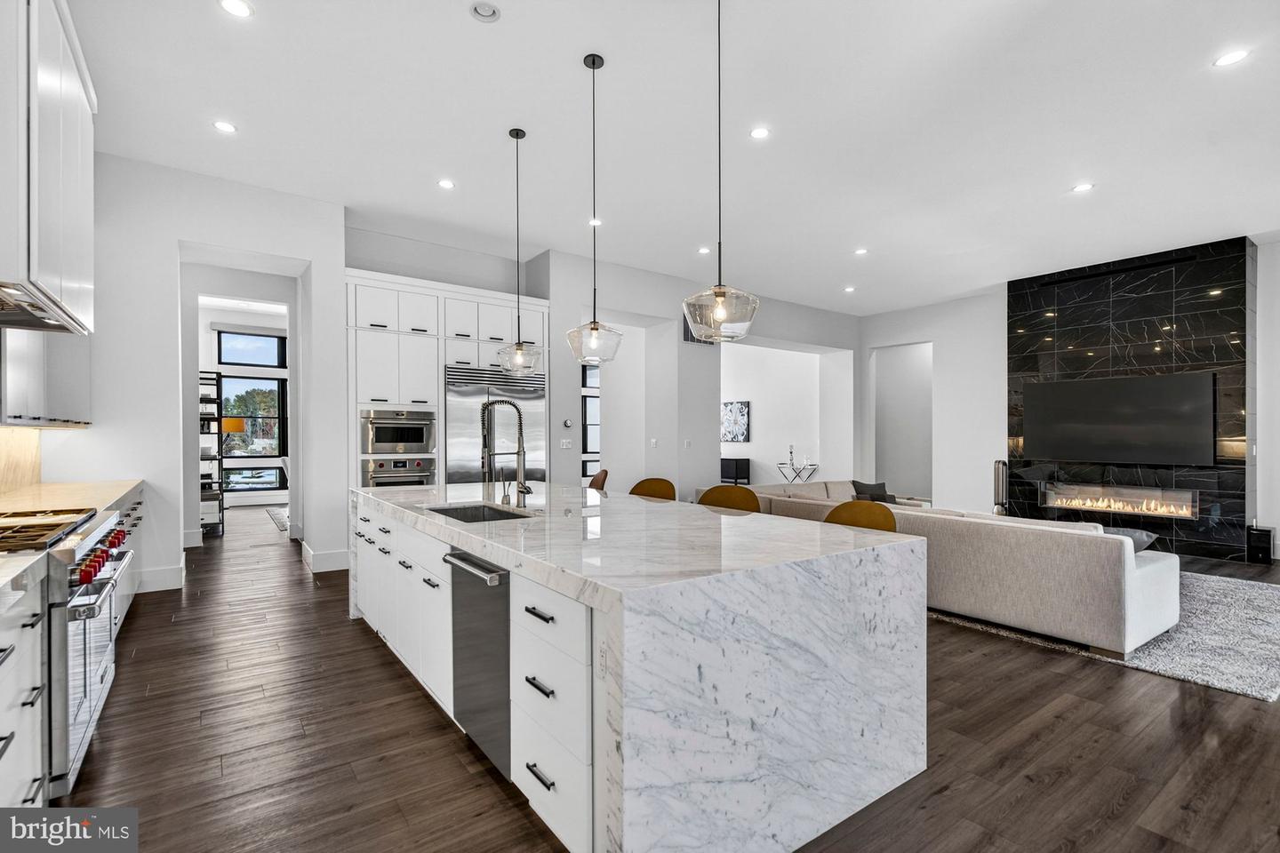 1221 RILEY PRESERVE CT, GREAT FALLS, Virginia 22066, 5 Bedrooms Bedrooms, ,5 BathroomsBathrooms,Residential,For sale,1221 RILEY PRESERVE CT,VAFX2291556 MLS # VAFX2291556