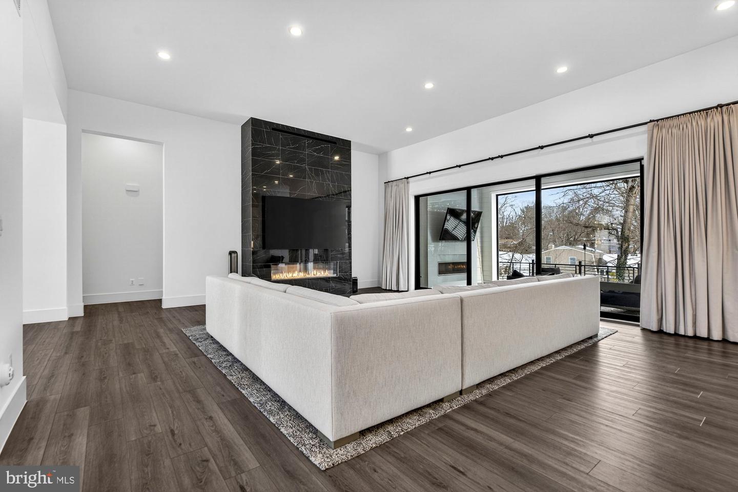 1221 RILEY PRESERVE CT, GREAT FALLS, Virginia 22066, 5 Bedrooms Bedrooms, ,5 BathroomsBathrooms,Residential,For sale,1221 RILEY PRESERVE CT,VAFX2291556 MLS # VAFX2291556