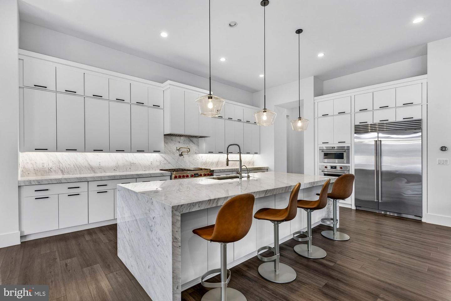 1221 RILEY PRESERVE CT, GREAT FALLS, Virginia 22066, 5 Bedrooms Bedrooms, ,5 BathroomsBathrooms,Residential,For sale,1221 RILEY PRESERVE CT,VAFX2291556 MLS # VAFX2291556