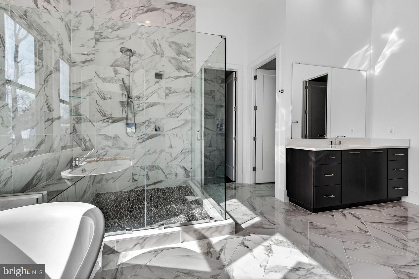 1221 RILEY PRESERVE CT, GREAT FALLS, Virginia 22066, 5 Bedrooms Bedrooms, ,5 BathroomsBathrooms,Residential,For sale,1221 RILEY PRESERVE CT,VAFX2291556 MLS # VAFX2291556