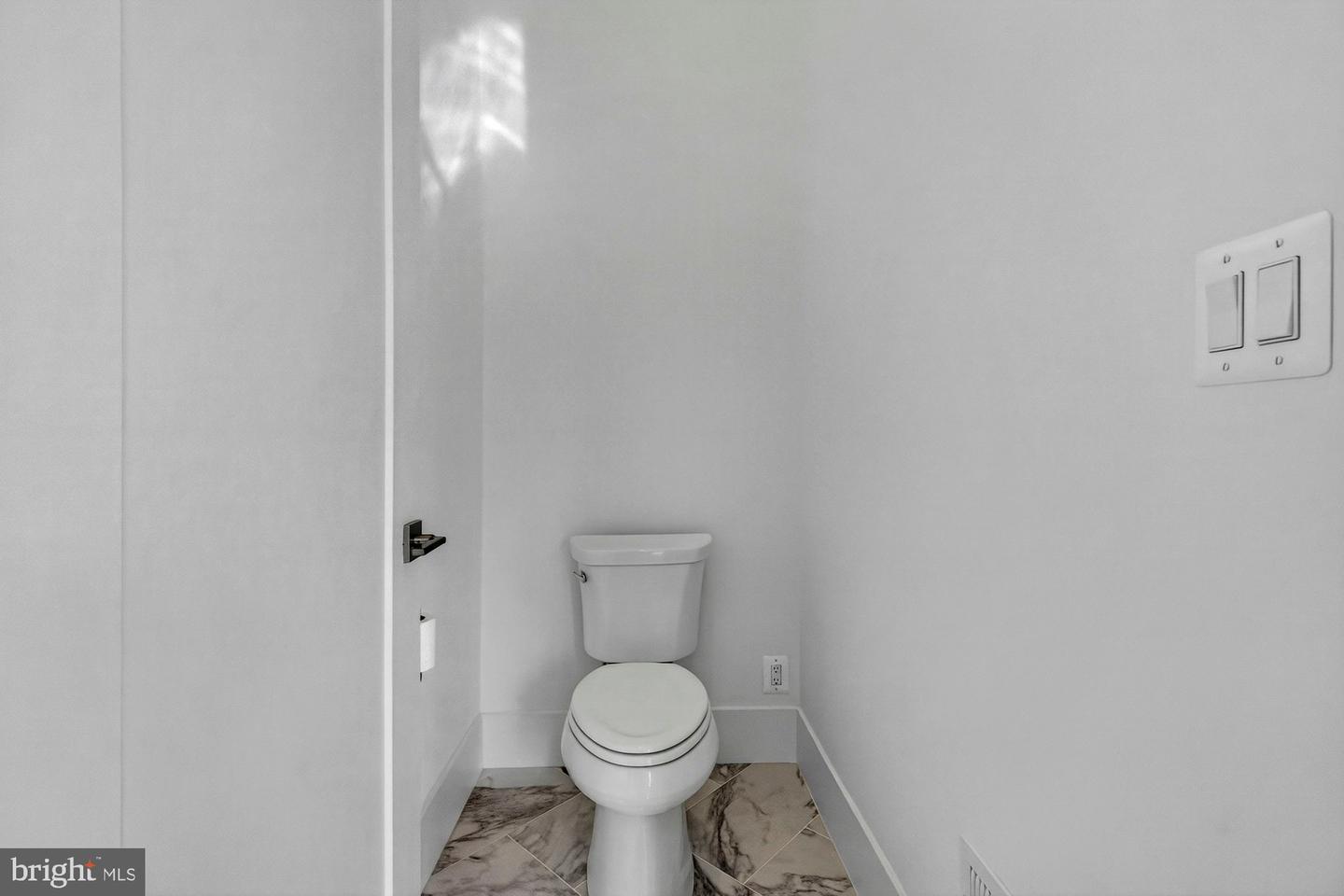 1221 RILEY PRESERVE CT, GREAT FALLS, Virginia 22066, 5 Bedrooms Bedrooms, ,5 BathroomsBathrooms,Residential,For sale,1221 RILEY PRESERVE CT,VAFX2291556 MLS # VAFX2291556