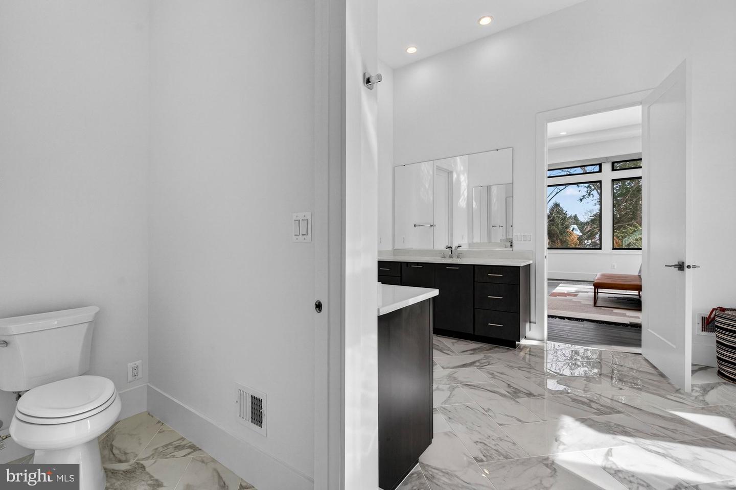 1221 RILEY PRESERVE CT, GREAT FALLS, Virginia 22066, 5 Bedrooms Bedrooms, ,5 BathroomsBathrooms,Residential,For sale,1221 RILEY PRESERVE CT,VAFX2291556 MLS # VAFX2291556