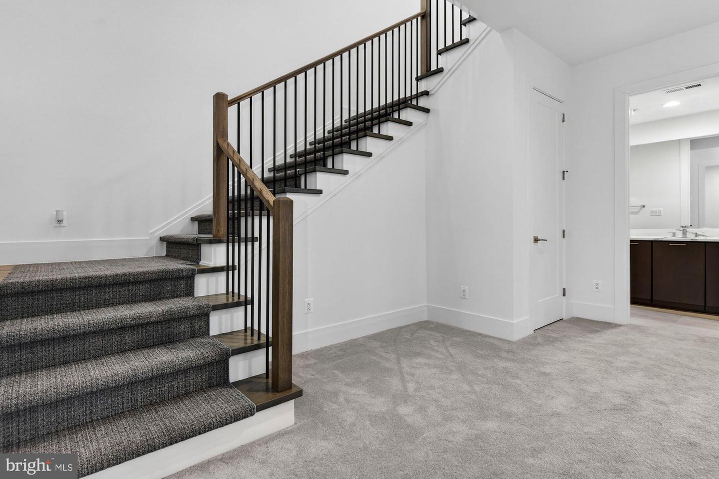 1221 RILEY PRESERVE CT, GREAT FALLS, Virginia 22066, 5 Bedrooms Bedrooms, ,5 BathroomsBathrooms,Residential,For sale,1221 RILEY PRESERVE CT,VAFX2291556 MLS # VAFX2291556