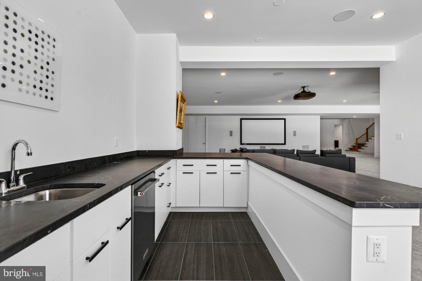 1221 RILEY PRESERVE CT, GREAT FALLS, Virginia 22066, 5 Bedrooms Bedrooms, ,5 BathroomsBathrooms,Residential,For sale,1221 RILEY PRESERVE CT,VAFX2291556 MLS # VAFX2291556