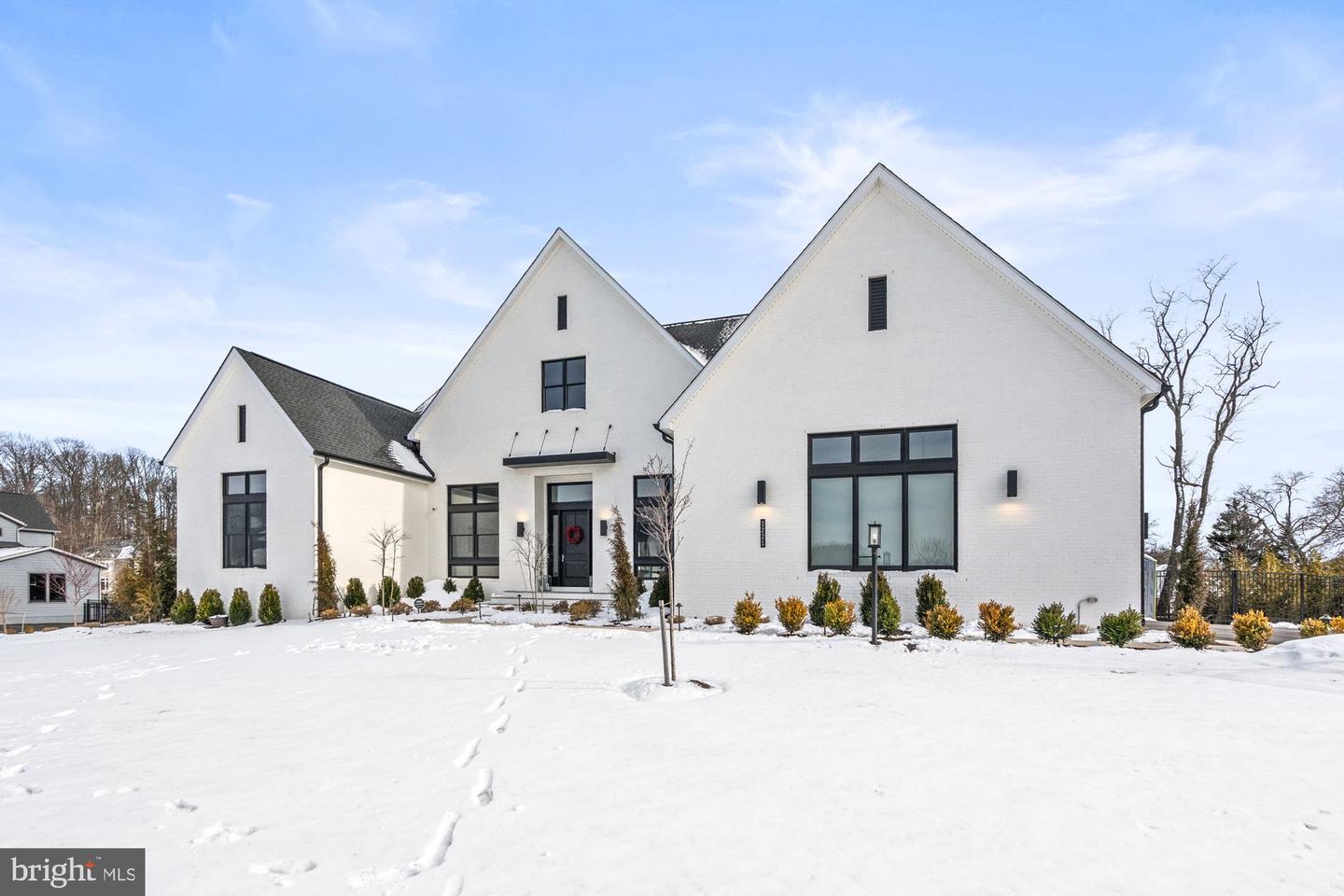 1221 RILEY PRESERVE CT, GREAT FALLS, Virginia 22066, 5 Bedrooms Bedrooms, ,5 BathroomsBathrooms,Residential,For sale,1221 RILEY PRESERVE CT,VAFX2291556 MLS # VAFX2291556