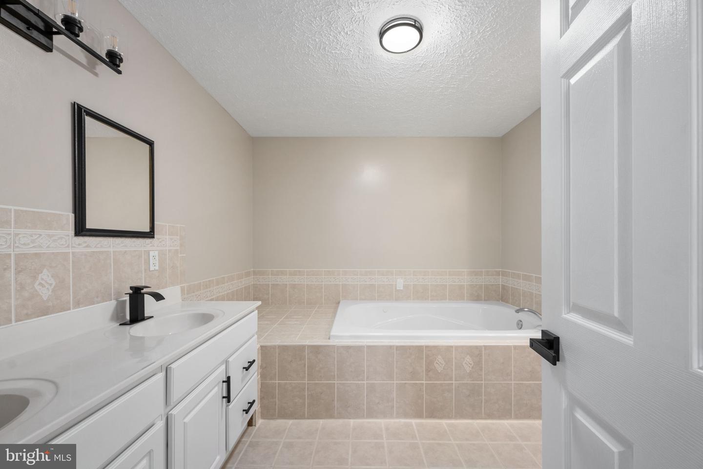 24394 EDDIES WALK WAY, UNIONVILLE, Virginia 22567, 3 Bedrooms Bedrooms, ,2 BathroomsBathrooms,Residential,For sale,24394 EDDIES WALK WAY,VAOR2013334 MLS # VAOR2013334