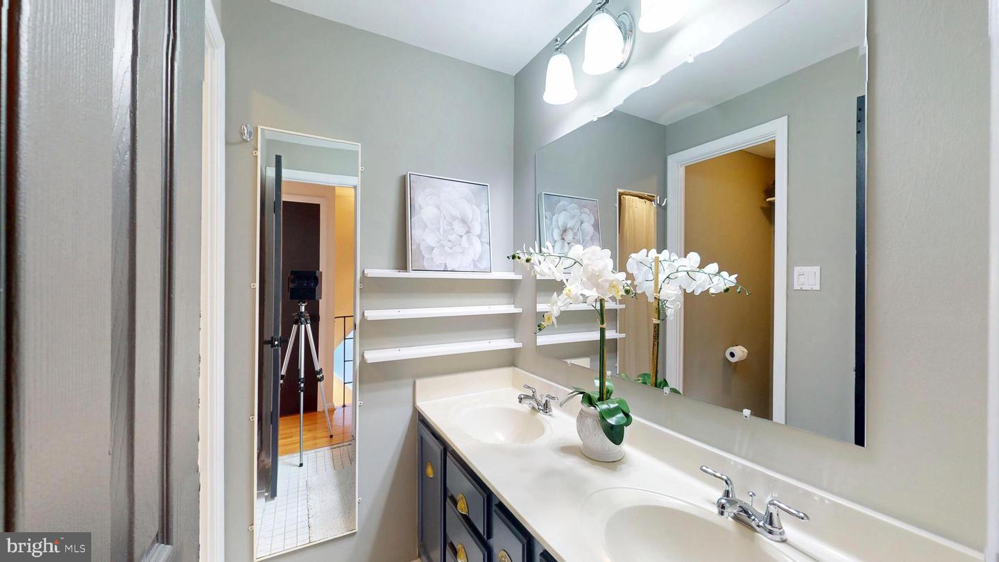 1771 WHISPERHILL DR, RESTON, Virginia 20194, 3 Bedrooms Bedrooms, 6 Rooms Rooms,2 BathroomsBathrooms,Residential,For sale,1771 WHISPERHILL DR,VAFX2291638 MLS # VAFX2291638