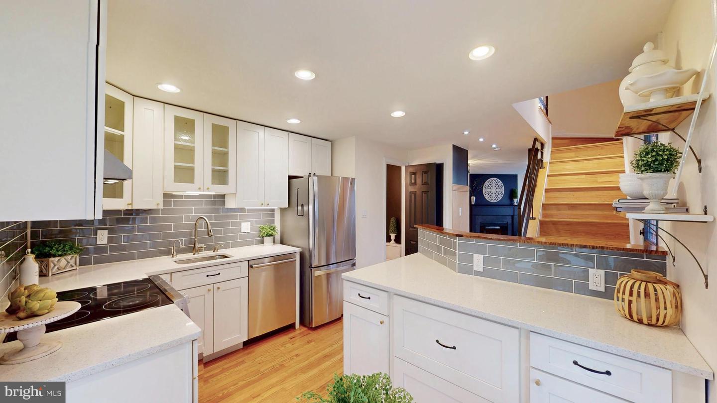 1771 WHISPERHILL DR, RESTON, Virginia 20194, 3 Bedrooms Bedrooms, 6 Rooms Rooms,2 BathroomsBathrooms,Residential,For sale,1771 WHISPERHILL DR,VAFX2291638 MLS # VAFX2291638