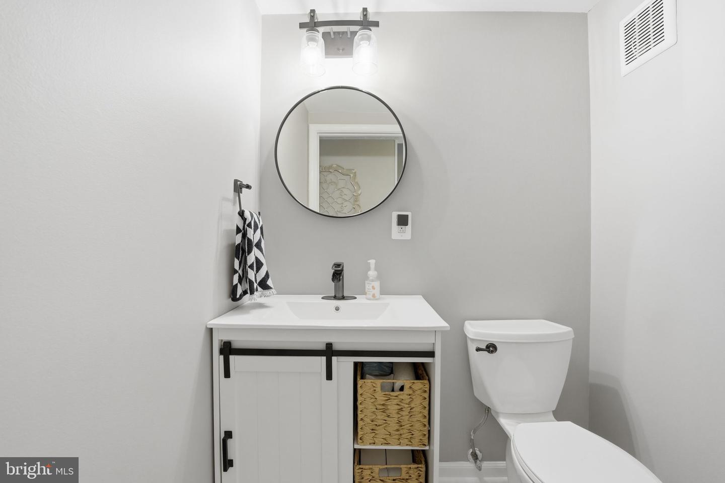 413 APPLETREE DR NE, LEESBURG, Virginia 20176, 4 Bedrooms Bedrooms, ,3 BathroomsBathrooms,Residential,For sale,413 APPLETREE DR NE,VALO2116184 MLS # VALO2116184