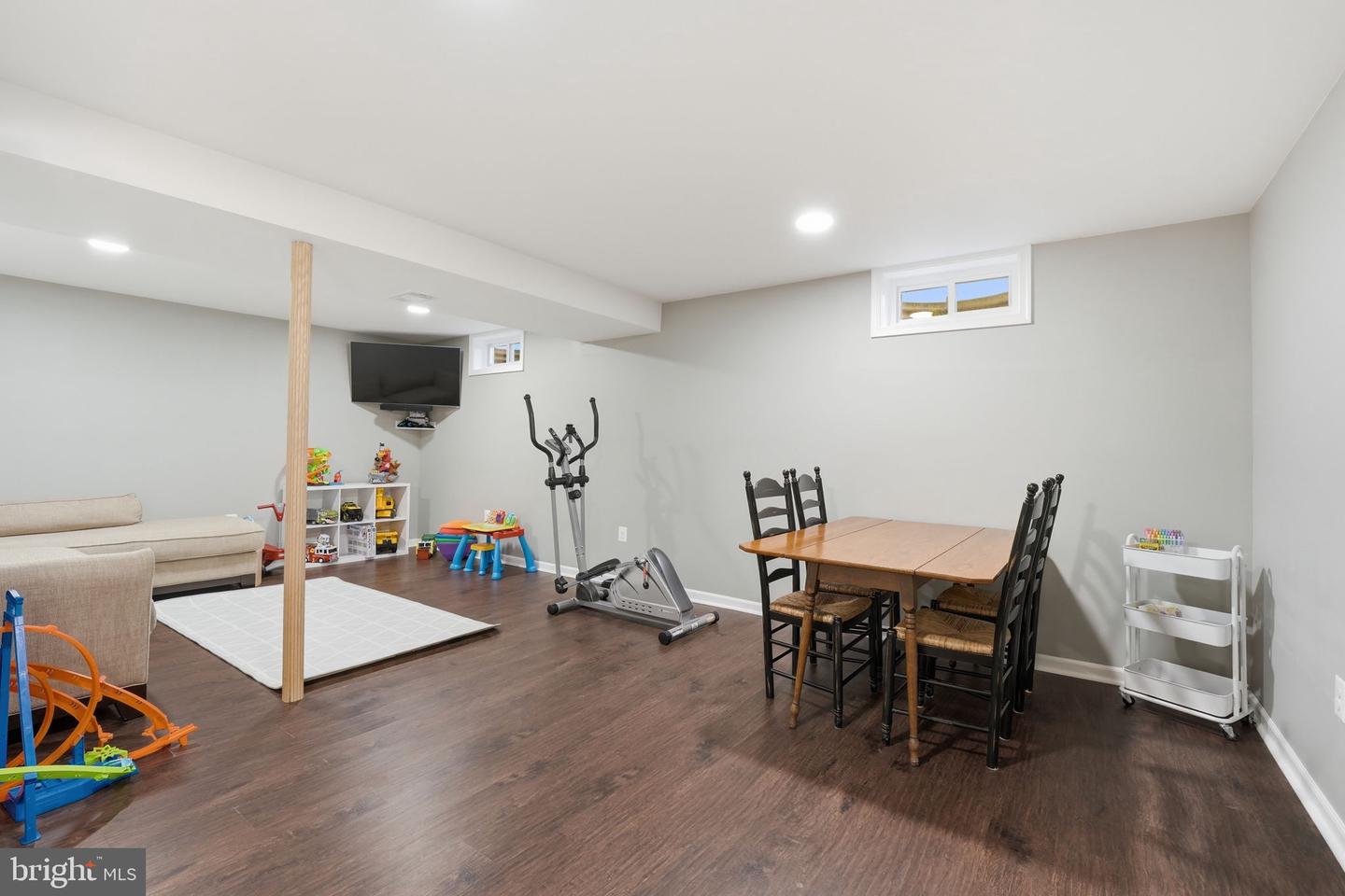 413 APPLETREE DR NE, LEESBURG, Virginia 20176, 4 Bedrooms Bedrooms, ,3 BathroomsBathrooms,Residential,For sale,413 APPLETREE DR NE,VALO2116184 MLS # VALO2116184