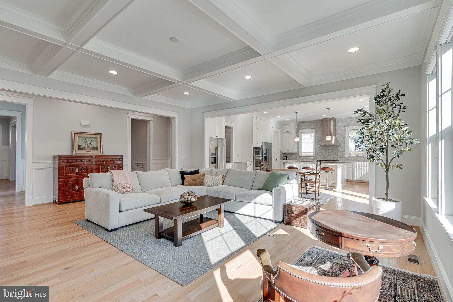 6501 DIVINE ST, MCLEAN, Virginia 22101, 7 Bedrooms Bedrooms, ,6 BathroomsBathrooms,Residential,For sale,6501 DIVINE ST,VAFX2291706 MLS # VAFX2291706