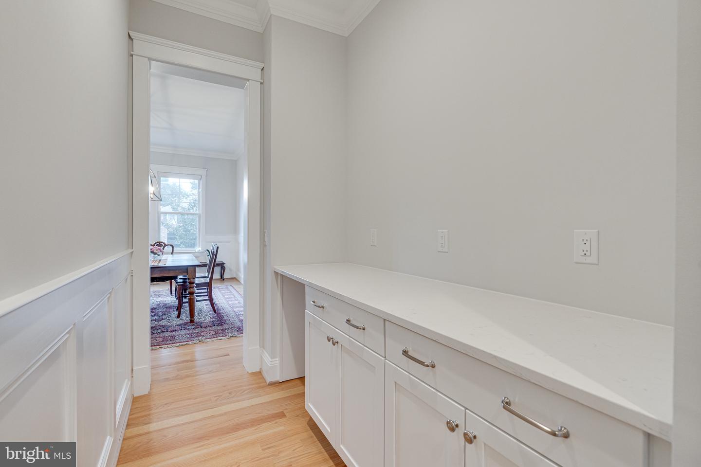 6501 DIVINE ST, MCLEAN, Virginia 22101, 7 Bedrooms Bedrooms, ,6 BathroomsBathrooms,Residential,For sale,6501 DIVINE ST,VAFX2291706 MLS # VAFX2291706