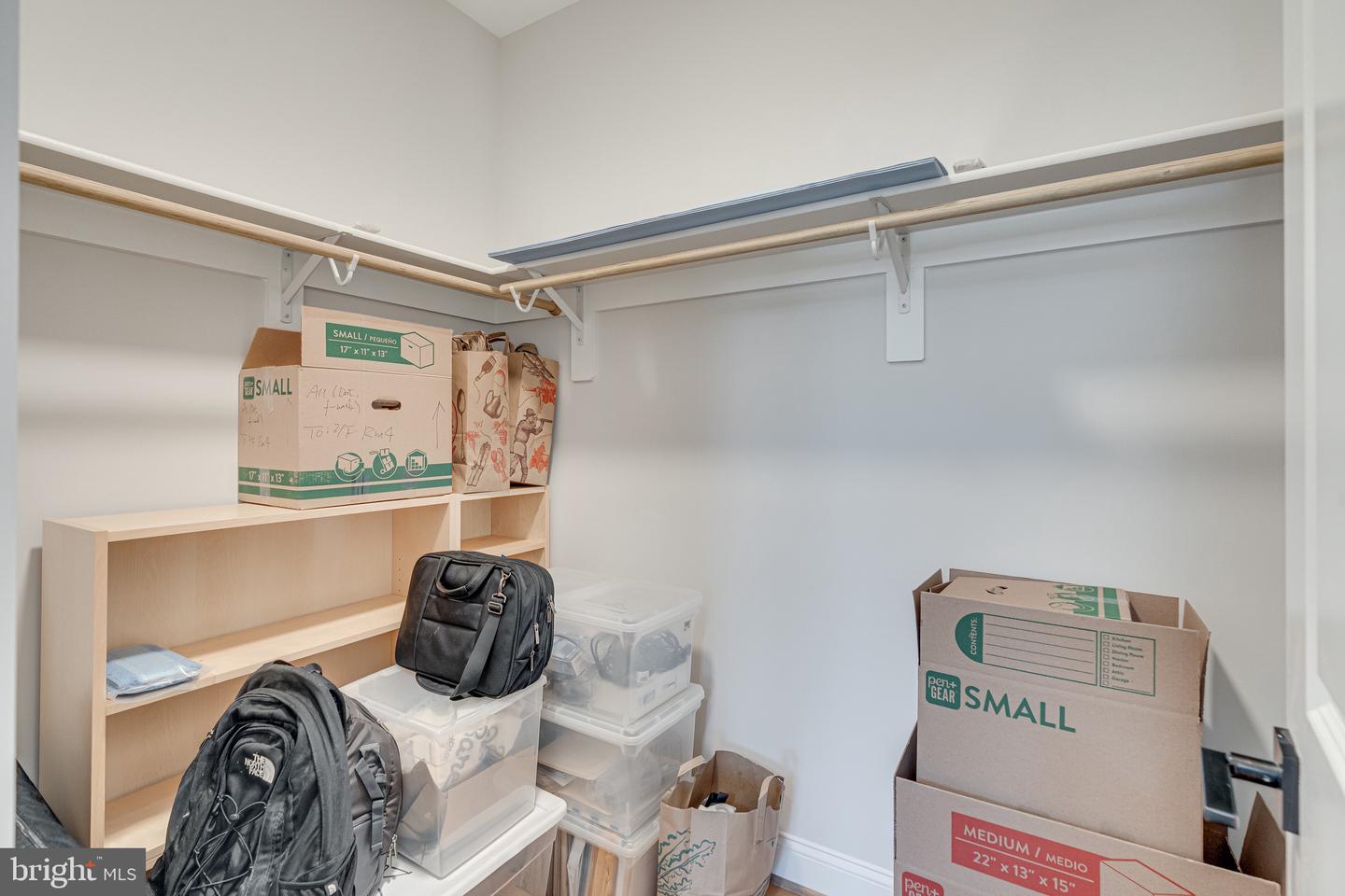 6501 DIVINE ST, MCLEAN, Virginia 22101, 7 Bedrooms Bedrooms, ,6 BathroomsBathrooms,Residential,For sale,6501 DIVINE ST,VAFX2291706 MLS # VAFX2291706