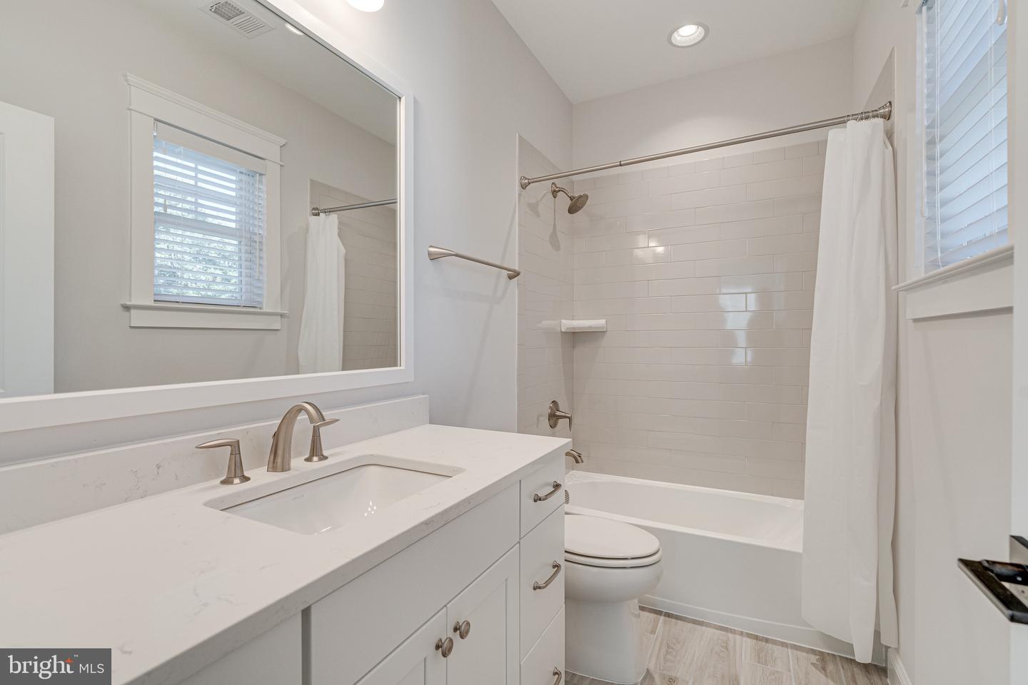 6501 DIVINE ST, MCLEAN, Virginia 22101, 7 Bedrooms Bedrooms, ,6 BathroomsBathrooms,Residential,For sale,6501 DIVINE ST,VAFX2291706 MLS # VAFX2291706